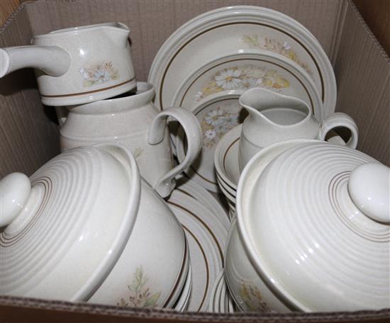 A Royal Doulton Florinda pattern dinner service and a Royal Worcester teaset